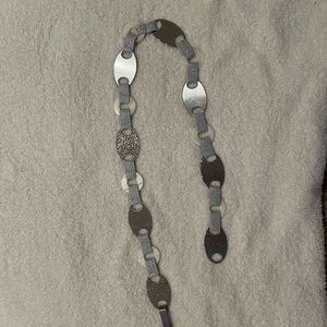 Chicos silver with epoxy cream elastic belt